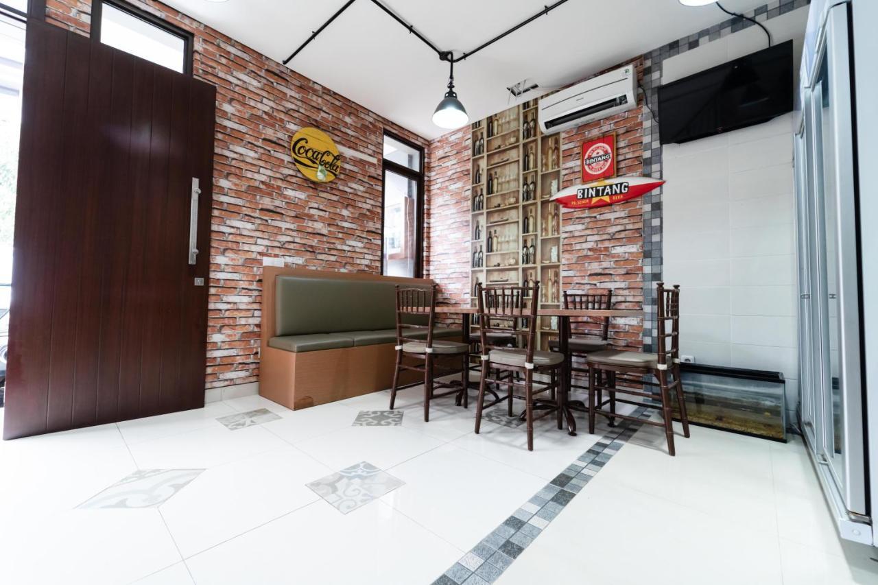 คูลคอสต์ เนียร์ อิอ้อนมอลล์ บีเอสดี Hotel Pagedangan ภายนอก รูปภาพ