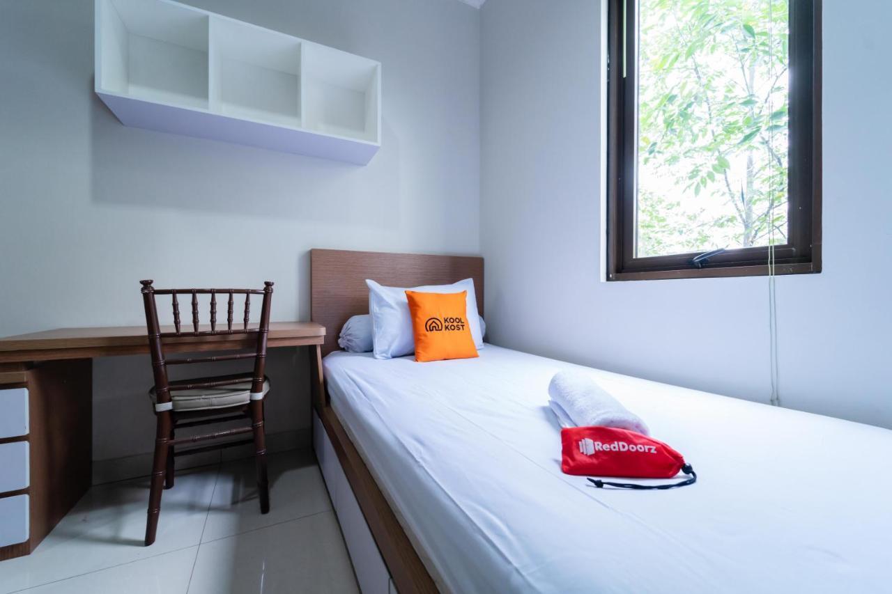 คูลคอสต์ เนียร์ อิอ้อนมอลล์ บีเอสดี Hotel Pagedangan ภายนอก รูปภาพ