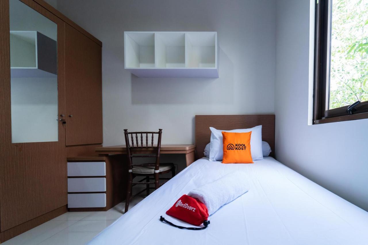 คูลคอสต์ เนียร์ อิอ้อนมอลล์ บีเอสดี Hotel Pagedangan ภายนอก รูปภาพ