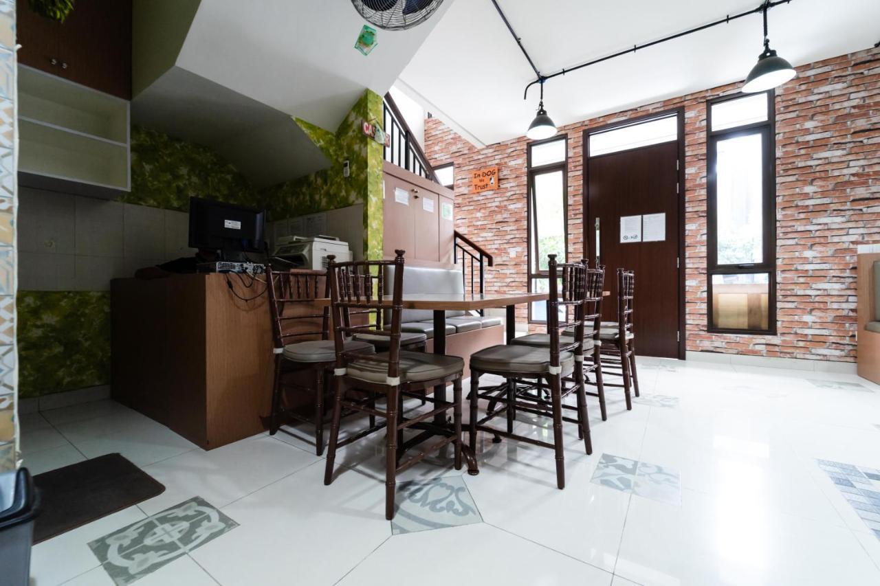 คูลคอสต์ เนียร์ อิอ้อนมอลล์ บีเอสดี Hotel Pagedangan ภายนอก รูปภาพ